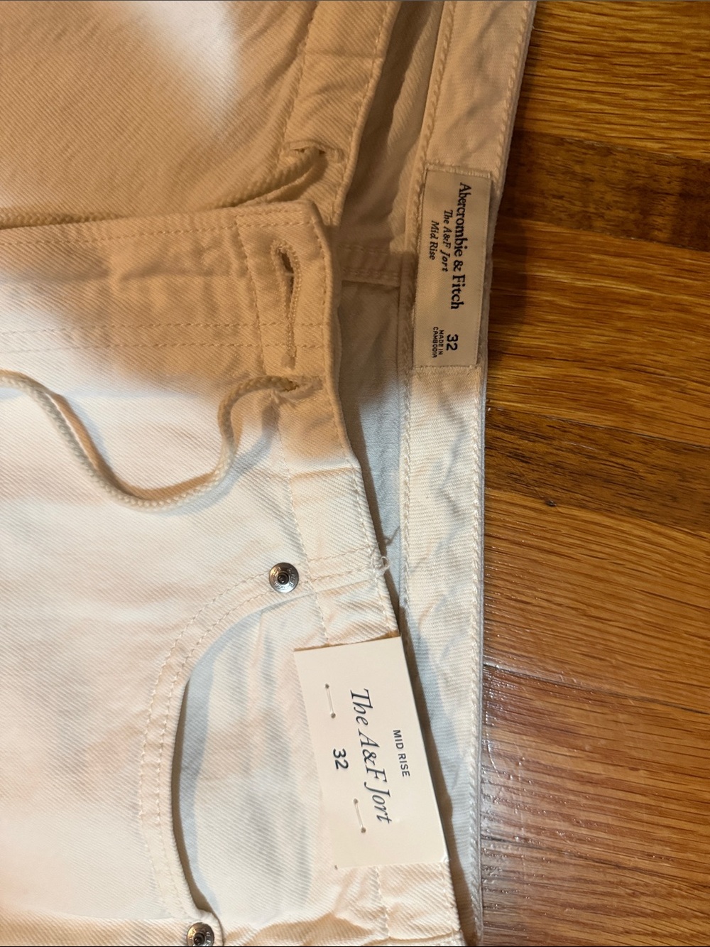Abercrombie & Fitch Cream Mid-Rise jorts